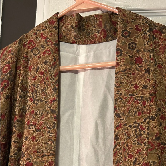 Floral Patterned Kimono Robe - Picture 5 of 8
